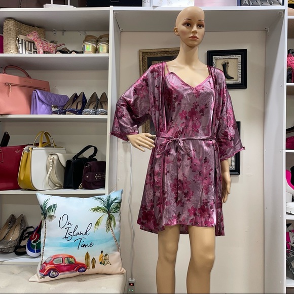 Secret Treasures NWT! Floral Mauve Purple  Chemise & Wrapper Set Size S - Picture 1 of 13